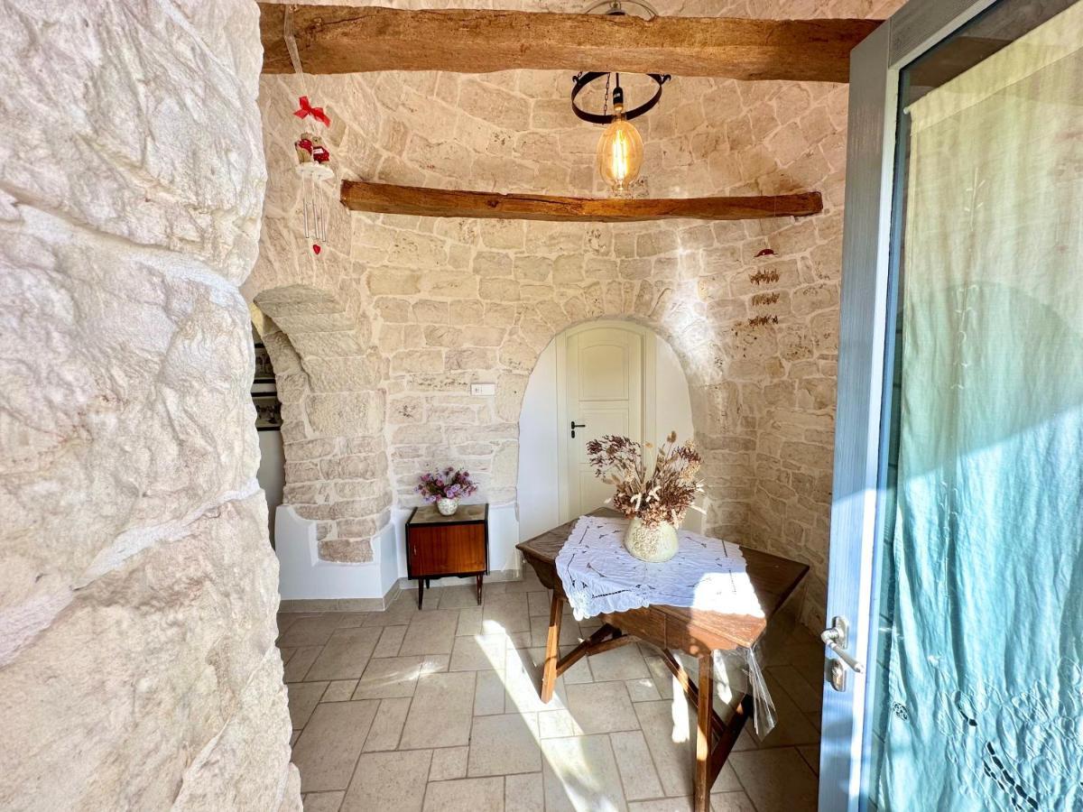 Trullo Il Carrubo Villa Alberobello Luaran gambar