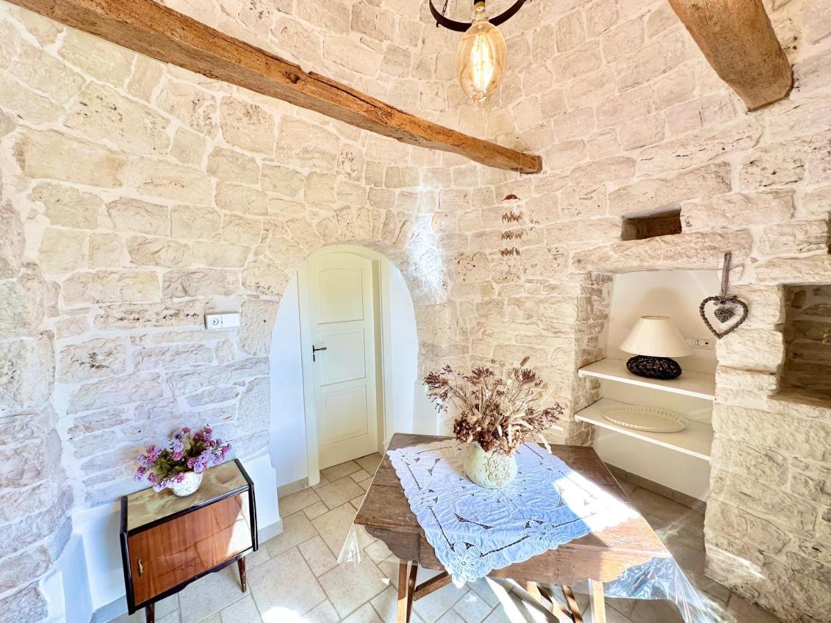 Trullo Il Carrubo Villa Alberobello Luaran gambar