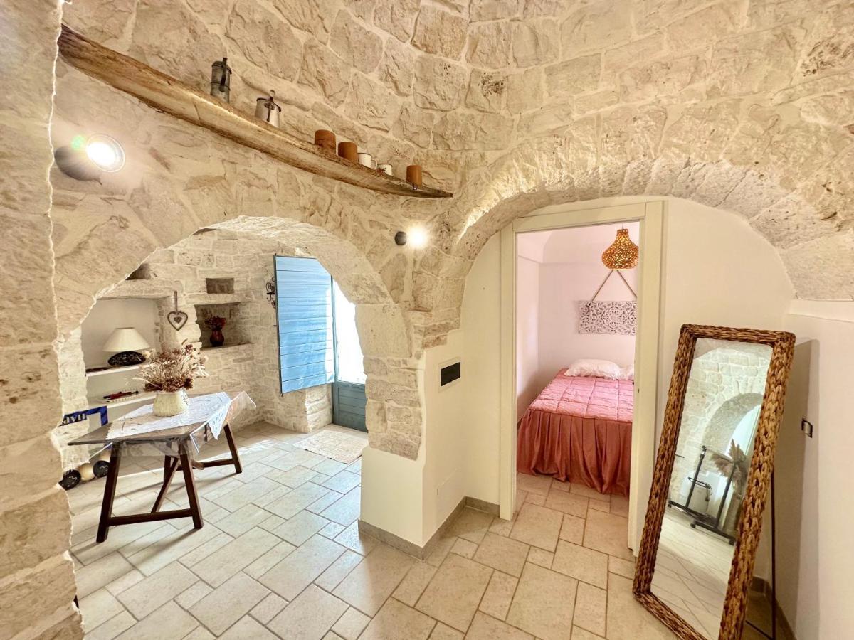 Trullo Il Carrubo Villa Alberobello Luaran gambar