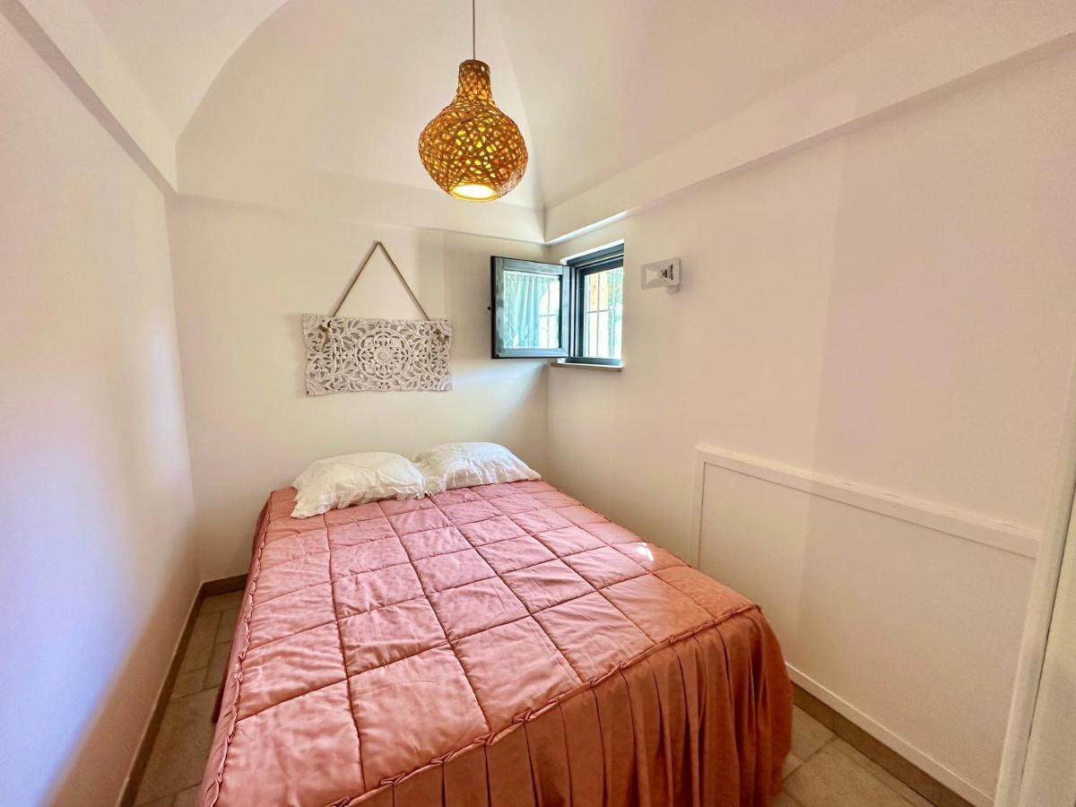 Trullo Il Carrubo Villa Alberobello Luaran gambar